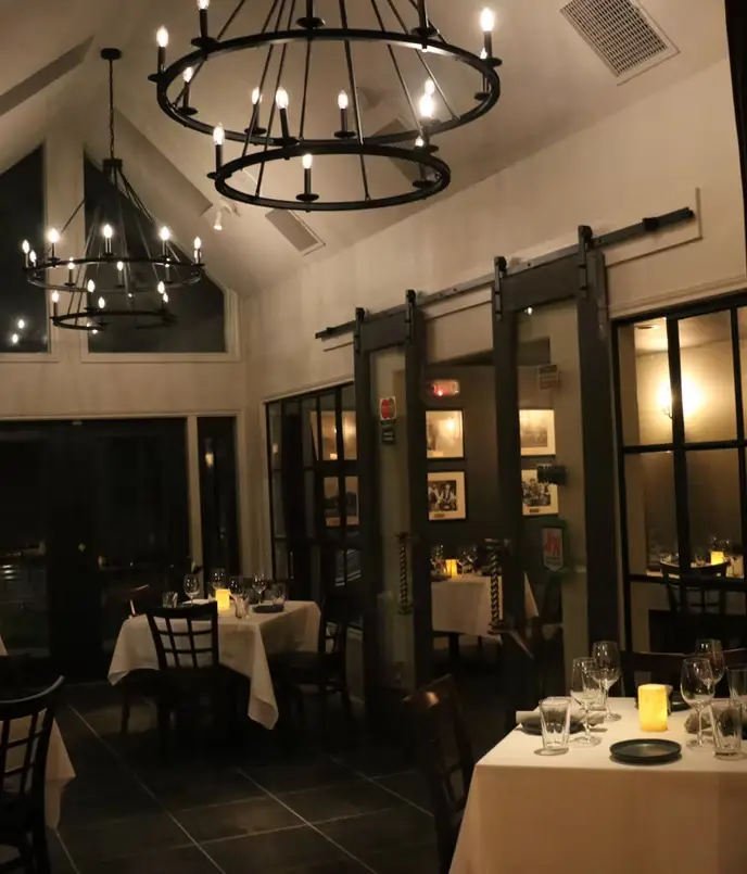 inside-stonehouse-img